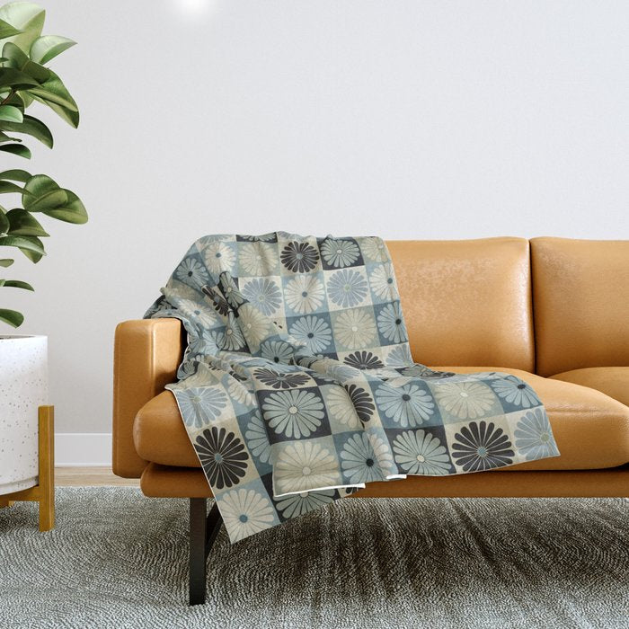 Retro Flowers Check Pattern Vi Throw Blanket