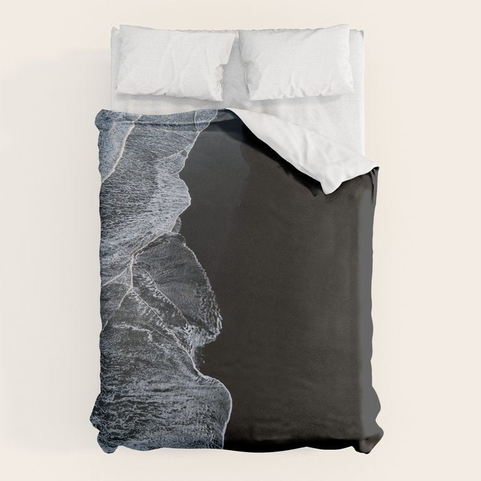 Waves On A Black Sand Beach In Iceland - Minimalist Landscape Photography Duvet Cover