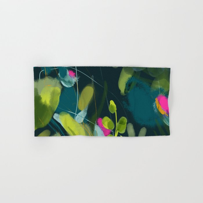 Abstract Jungle Fever Leaves In Floral Green Bath Towel