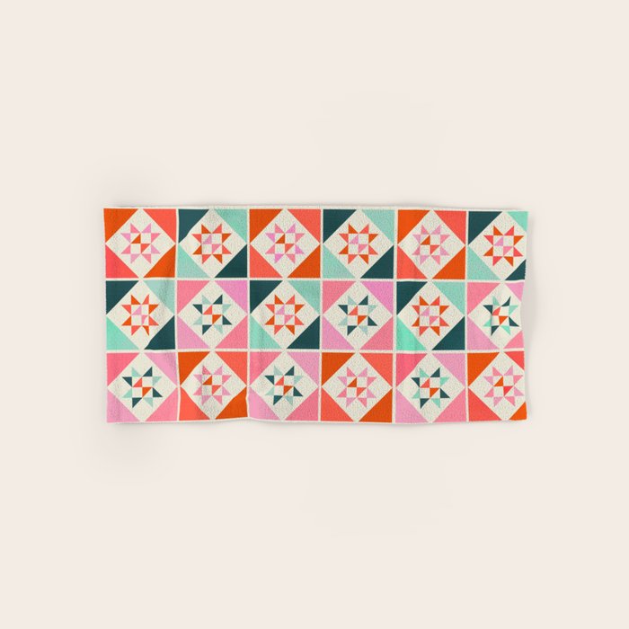 Festive Quilt Pattern In Pink, Red And Green Bath Towel