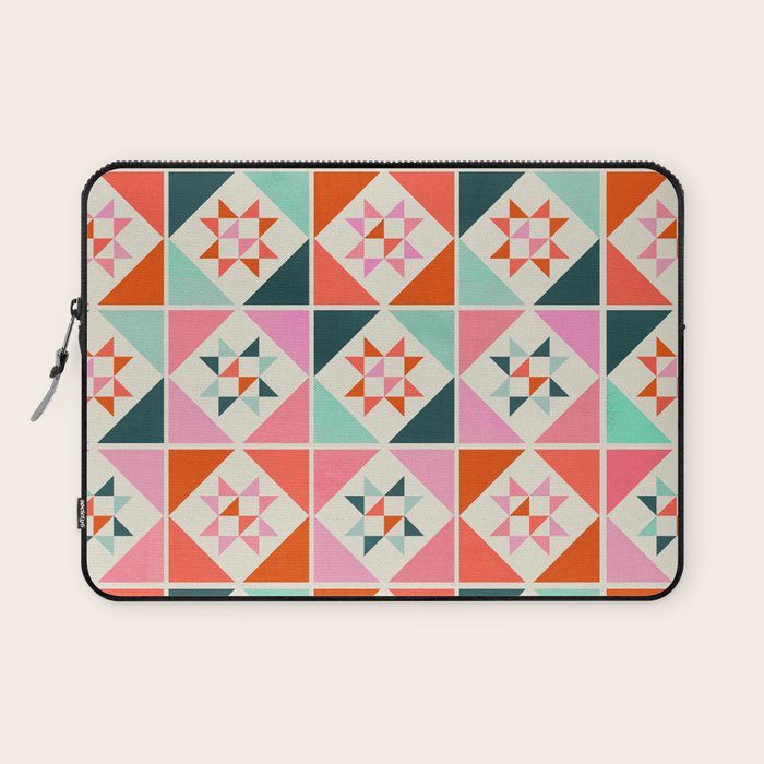 Festive Quilt Pattern In Pink, Red And Green Laptop Sleeve