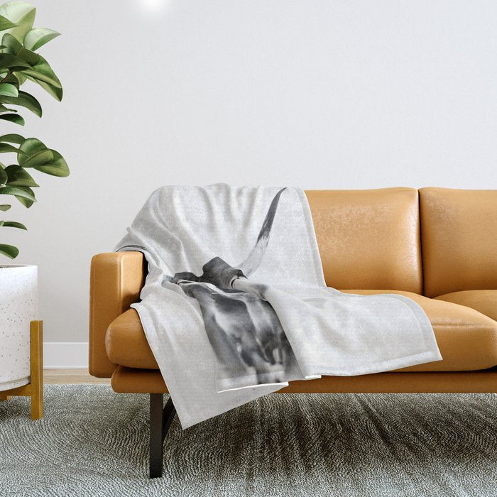 Wild Longhorn Cow Print - Black White Cow Portrait - Animal - Travel Photograpy Throw Blanket