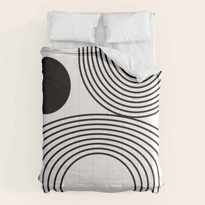 Modern Minimalist Line Art In Black And White Comforter
