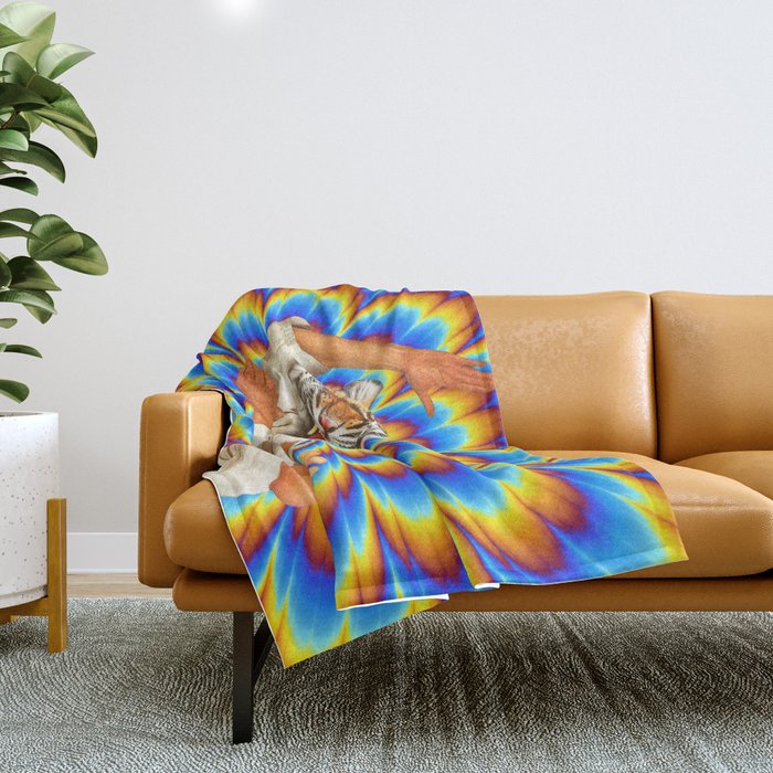 Fighting Tiger - Optical Illusion Throw Blanket