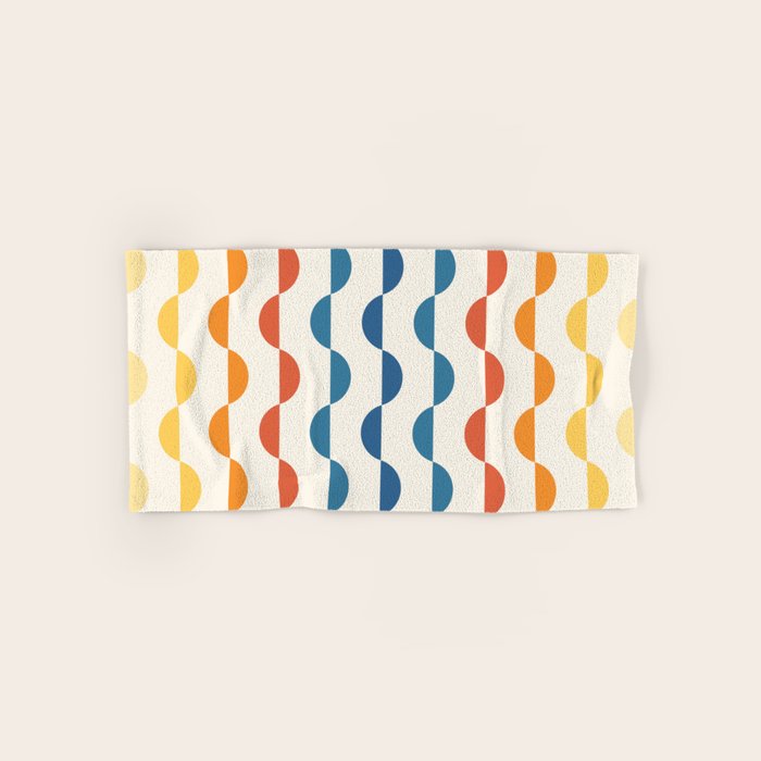 Gwynne Pattern Retro Shapes - Colorful 70'S Bath Towel