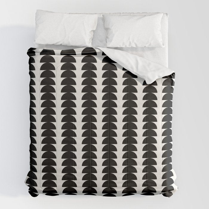 Maude Pattern - Black And White Comforter